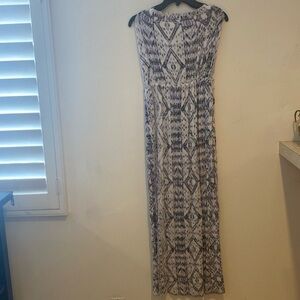 Long strapless dress, was used once but it’s in good condition.